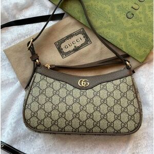 Authentic Gucci shoulder bag